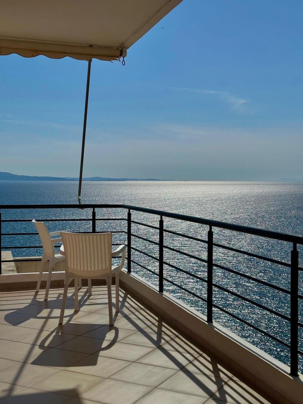 Esmeralda Apartaments Sarandë Exterior foto
